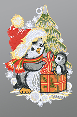 Fensterbild aus Plauener Spitze® - Weihnachtspinguine mit Geschenk #1W mehrfarbig